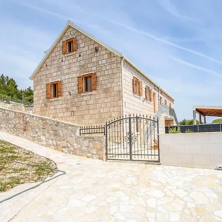 Grgo * Rogoznica (Sibenik-Knin)