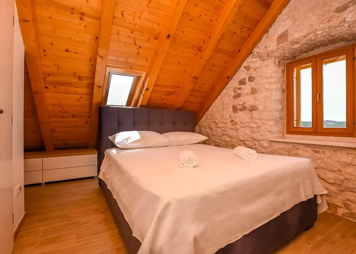 Grgo Rogoznica (Sibenik-Knin)